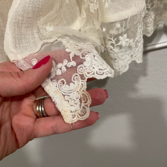 Free People- Lace and velvet detail top , Size XS - Picture 8 of 10